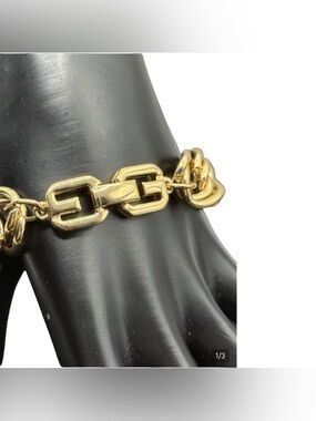 Vintage Givenchy Gold Tone Double G Logo Chunky Curb Chain Link Bracelet Signed